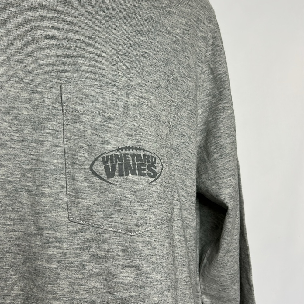 Vineyard Vines Men’s Size Small Long Sleeve Gray Hoodie Pullover Football Shirt - Picture 3 of 7